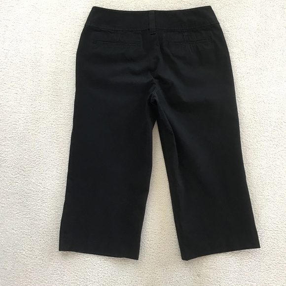 BANANA REPUBLIC SIZE 4 BLACK CAPRI PANTS - Picture 2 of 7